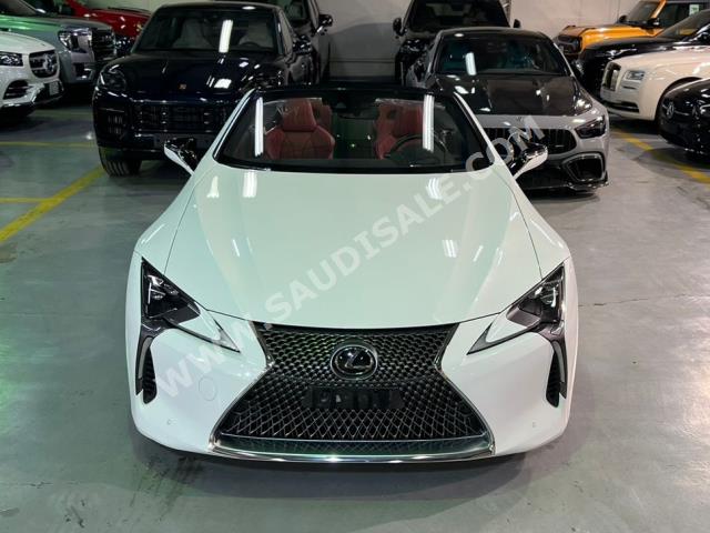2021 لكزس إل سي 500