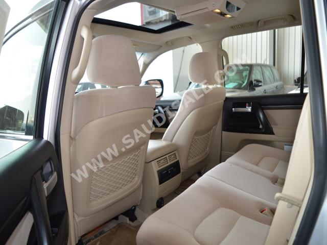 2020 تويوتا لاند كروزر جي اكس ار