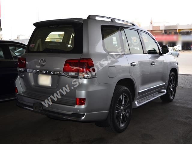 2020 تويوتا لاند كروزر جي اكس ار