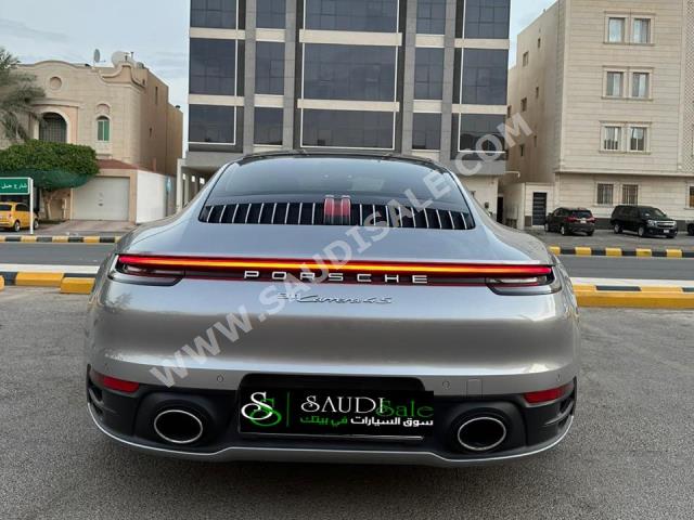 2020 بورش 911 كاريرا 4 اس