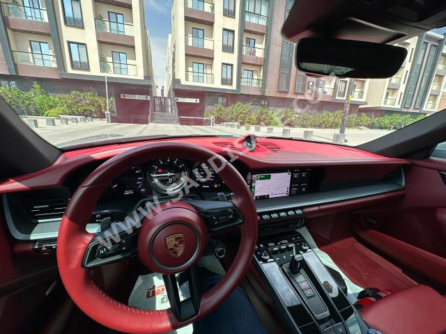 2020 بورش 911 كاريرا 4 اس