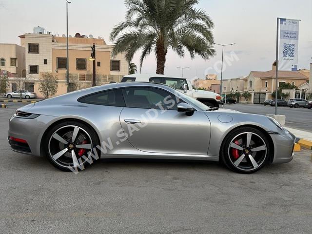 2020 بورش 911 كاريرا 4 اس