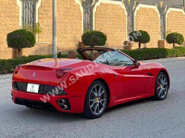 2013 فيراري كــاليفورنيا اف 1