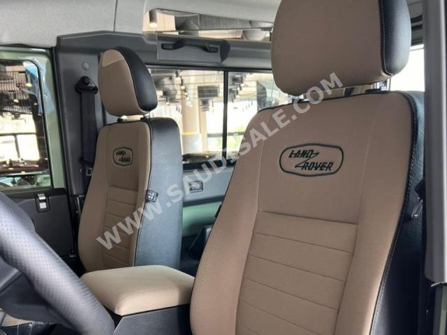 2016 لاند روفر ديفيندر 90