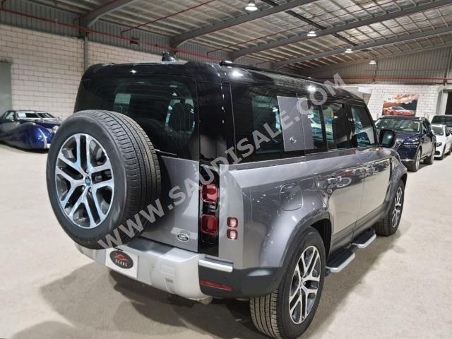 2023 لاند روفر ديفيندر