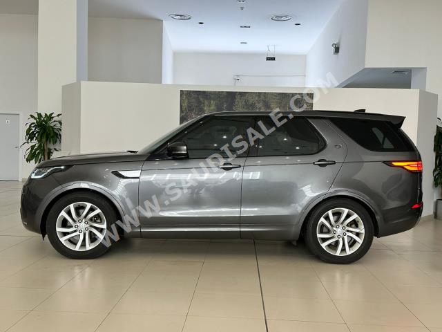 2017 لاند روفر ديسكفري