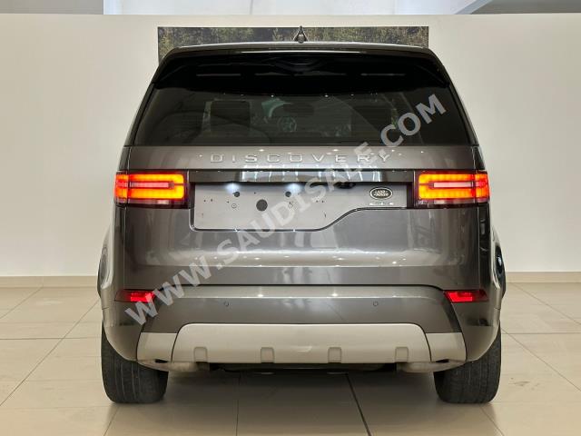 2017 لاند روفر ديسكفري