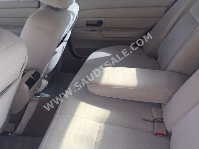 2008 فورد كراون فكتوريا