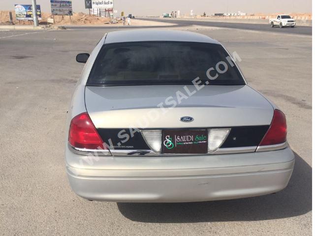 2008 فورد كراون فكتوريا