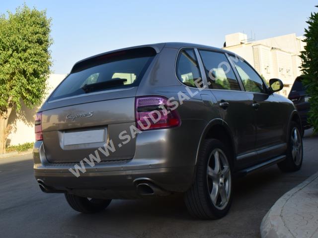 2004 Porsche Cayenne S