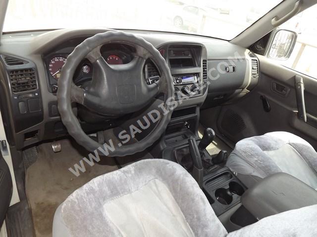 2002 متسوبيشي باجيرو