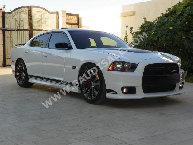 2014 دودج تشارجر اس ار تي