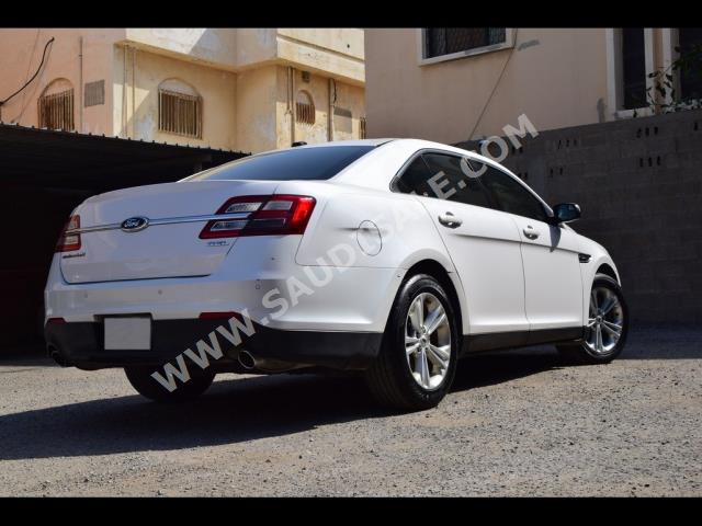 2013 فورد توروس اس اي ال