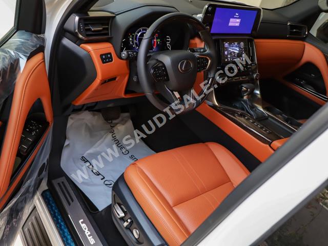 2023 لكزس إل إكس 600 vip بلاك بكج