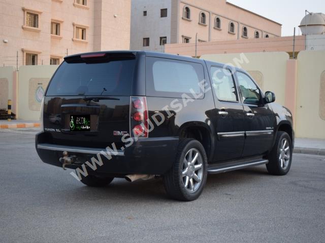 2008 GMC Yukon Denali XL