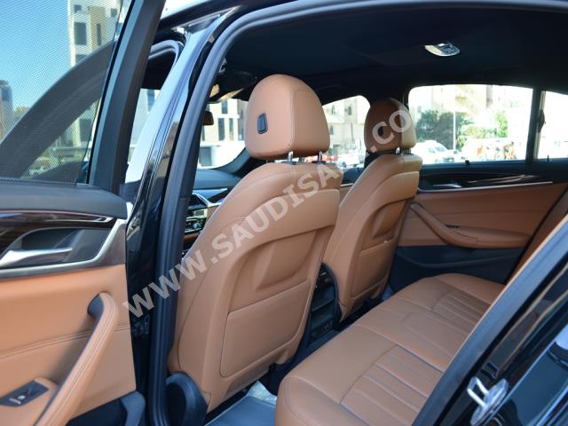 2021 بي ام دبليو الفئة الخامسة 520 أي