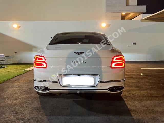 2021 بنتلي كونتيننتل فلاينج سبير