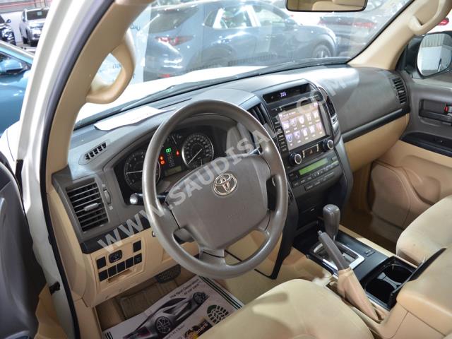 2015 Toyota Land Cruiser GX