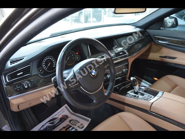 2015 بي ام دبليو الفئة السابعة 730 إل أي