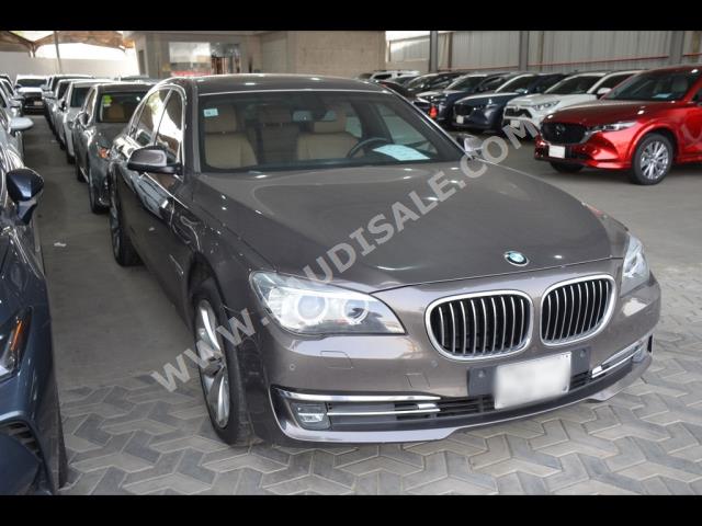 2015 بي ام دبليو الفئة السابعة 730 إل أي