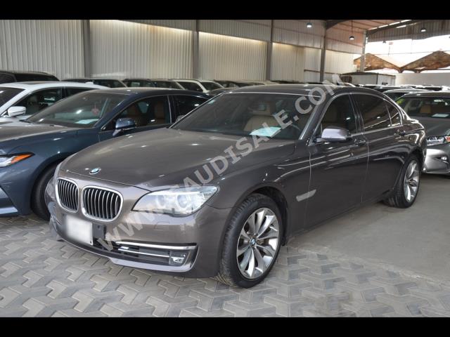 2015 بي ام دبليو الفئة السابعة 730 إل أي