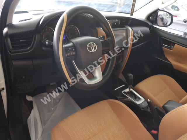 2017 تويوتا فورشنر