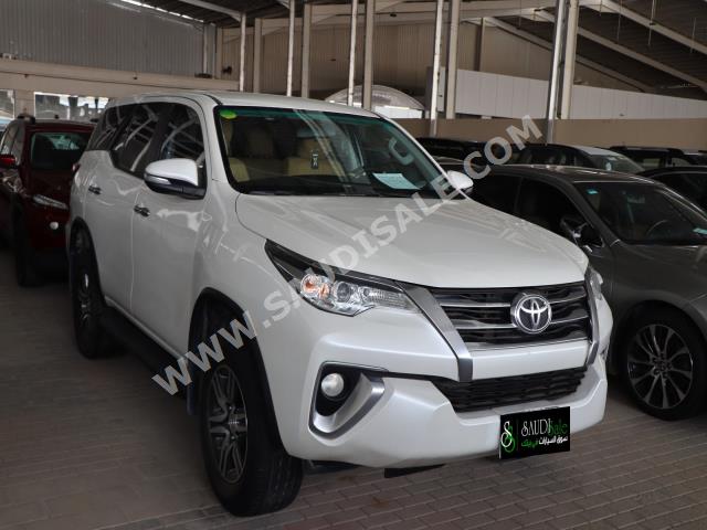 2017 تويوتا فورشنر