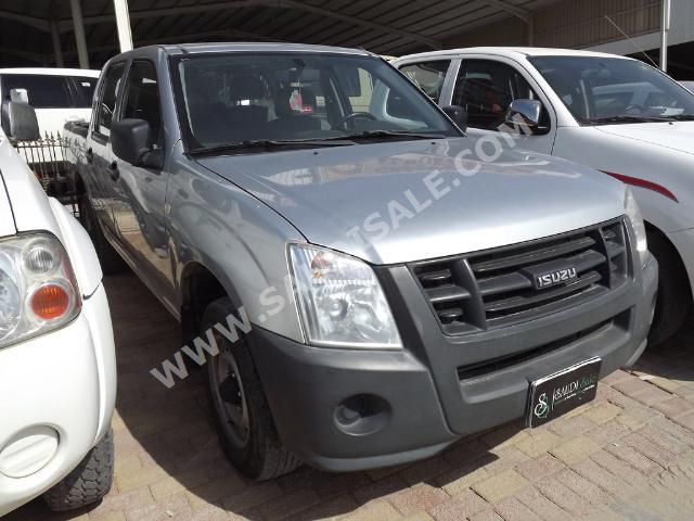 2010 ايسوزو بيكب غمارتين