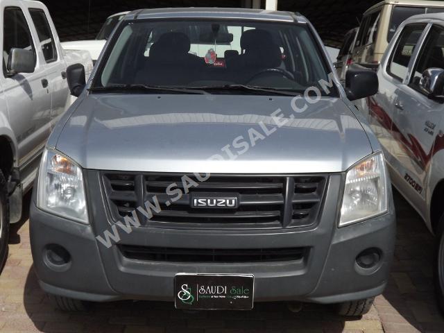 2010 ايسوزو بيكب غمارتين