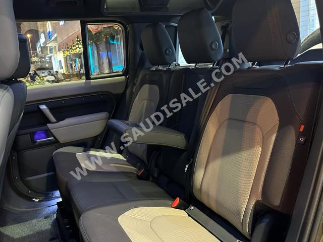 2023 لاند روفر ديفيندر اكس داينمك