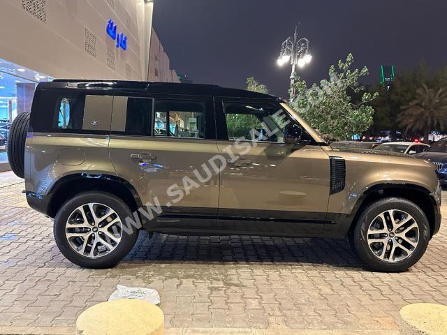 2023 لاند روفر ديفيندر اكس داينمك
