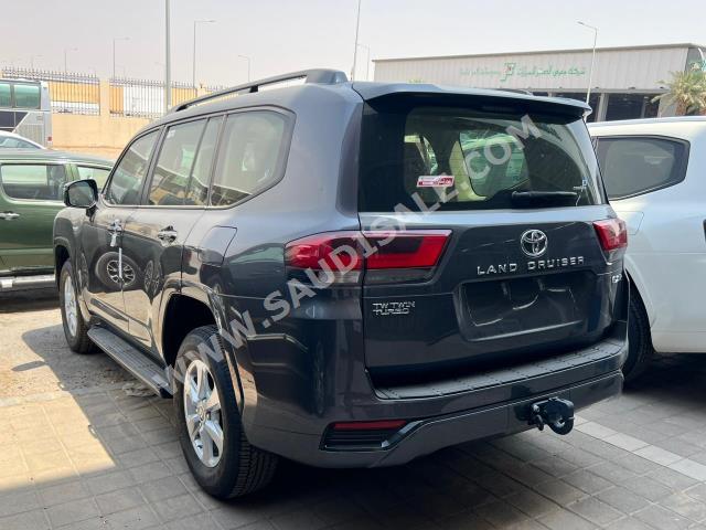 2023 تويوتا لاند كروزر جي اكس ار2