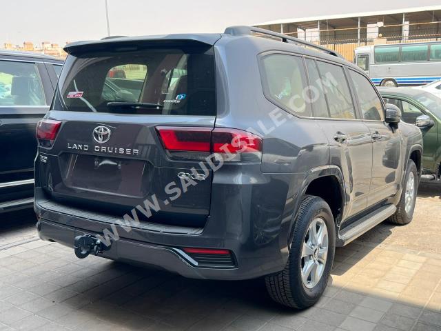 2023 تويوتا لاند كروزر جي اكس ار2