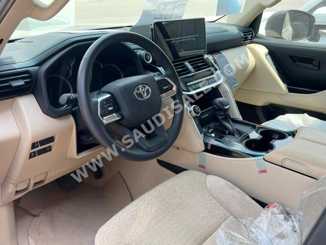 2023 تويوتا لاند كروزر جي اكس ار2