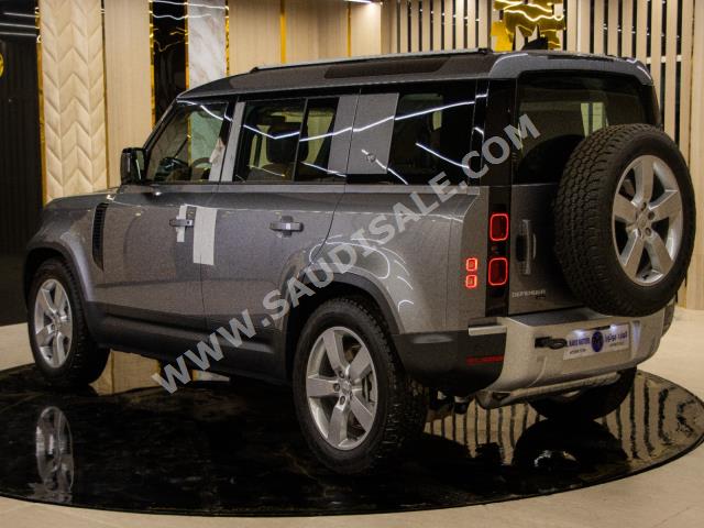 2023 لاند روفر ديفيندر