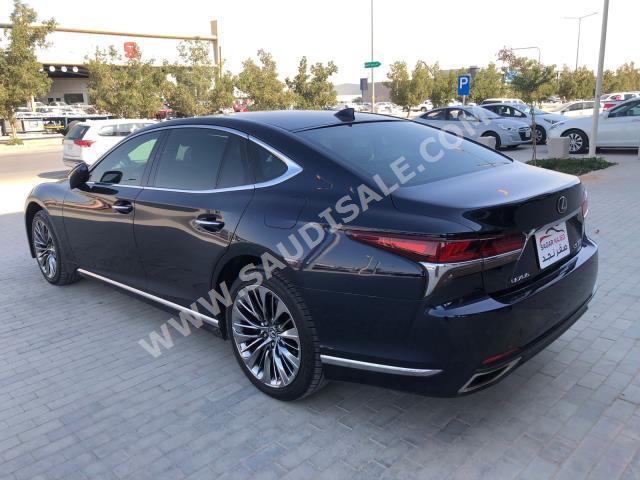 2018 لكزس إل إس 500