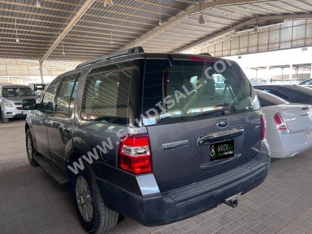 2013 فورد اكسبيديشن