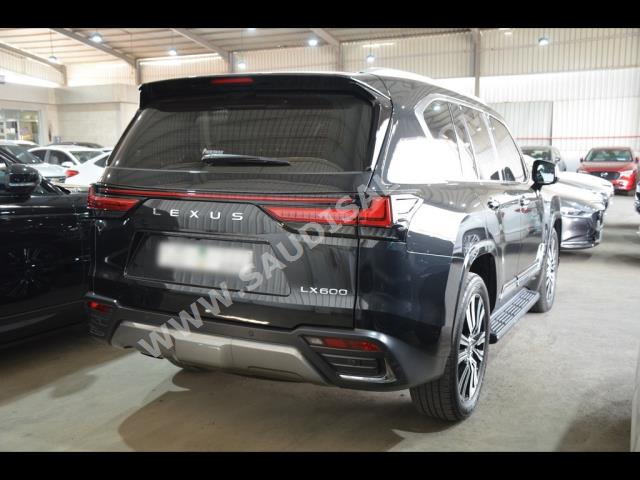 2023 لكزس إل إكس 600