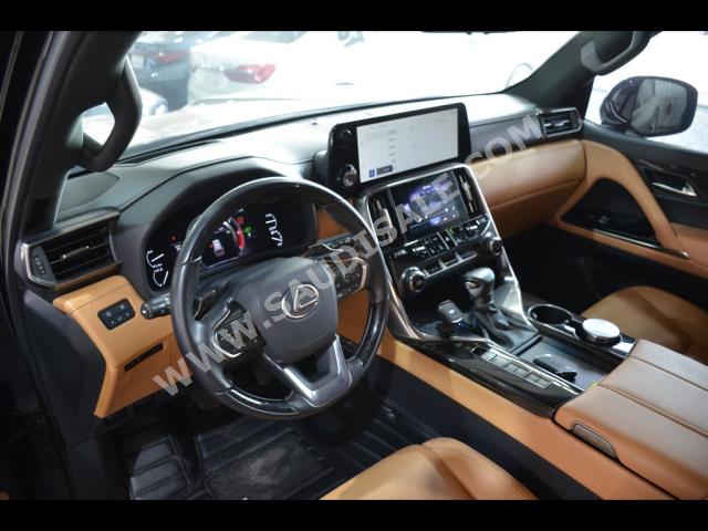 2023 لكزس إل إكس 600