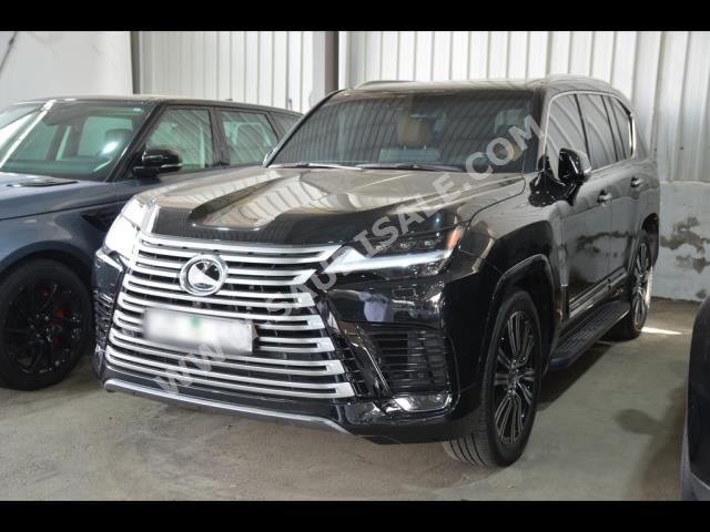 2023 لكزس إل إكس 600