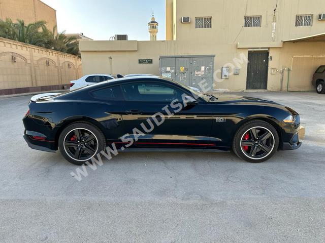 2021 فورد موستانغ ماك 1