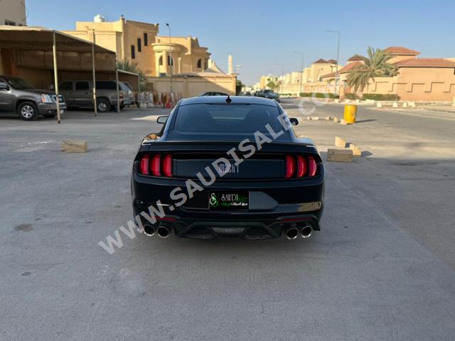 2021 فورد موستانغ ماك 1