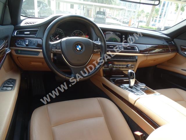 2015 بي ام دبليو الفئة السابعة 730 إل أي