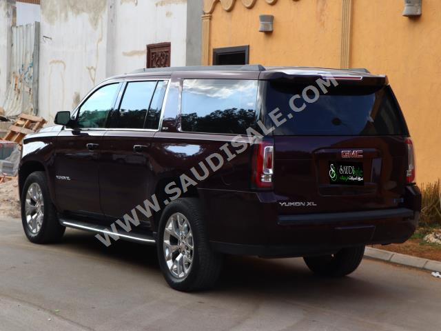 2017 جي ام سي يوكون اس ال تي