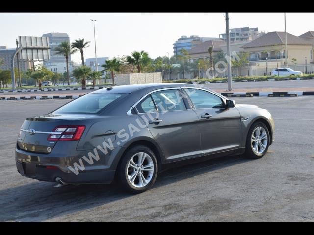 2017 فورد توروس اس اي ال