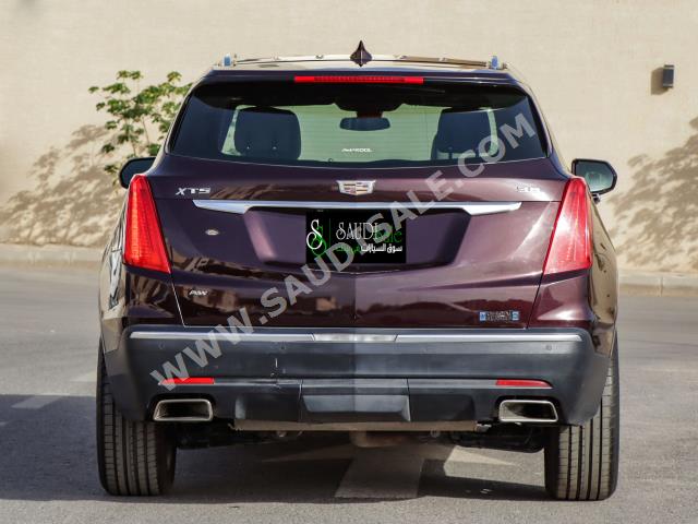 2017 كاديلاك اكس تي 5