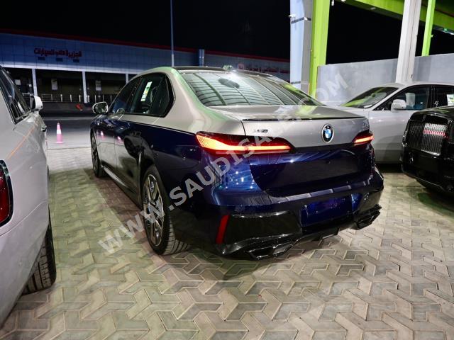 2023 بي ام دبليو الفئة السابعة 760 إل أي