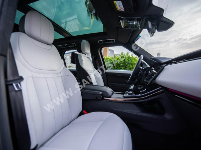 2023 لاند روفر رينج روفر سبورت فيرست اديشن