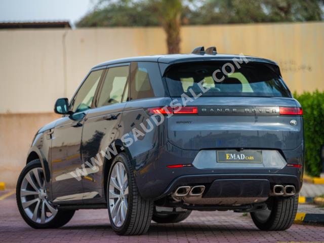 2023 لاند روفر رينج روفر سبورت فيرست اديشن