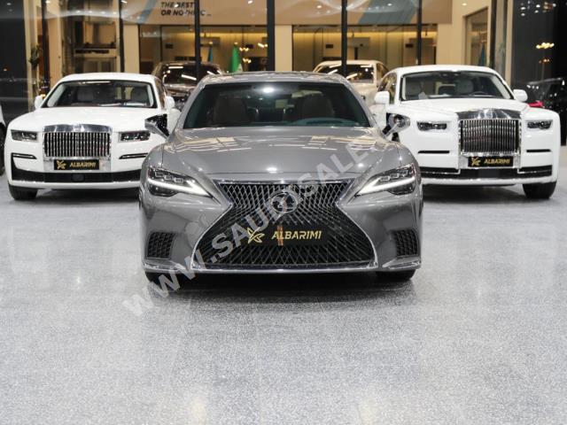 2023 لكزس إل إس 500